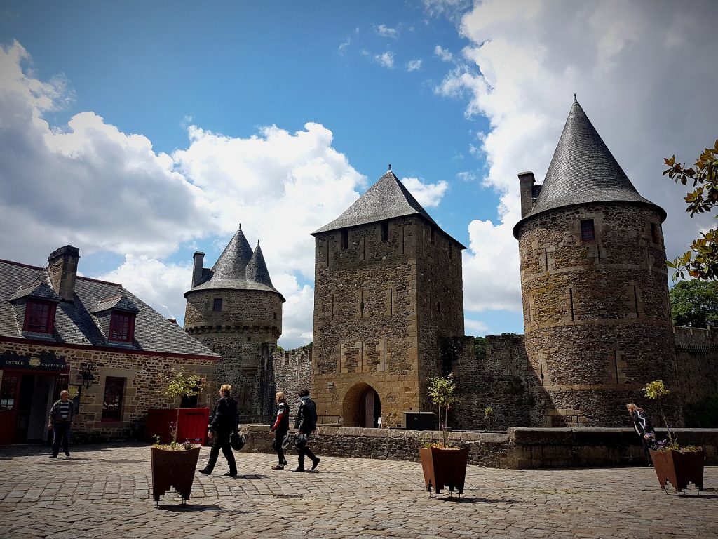 Eingang zum Schloss Fougères