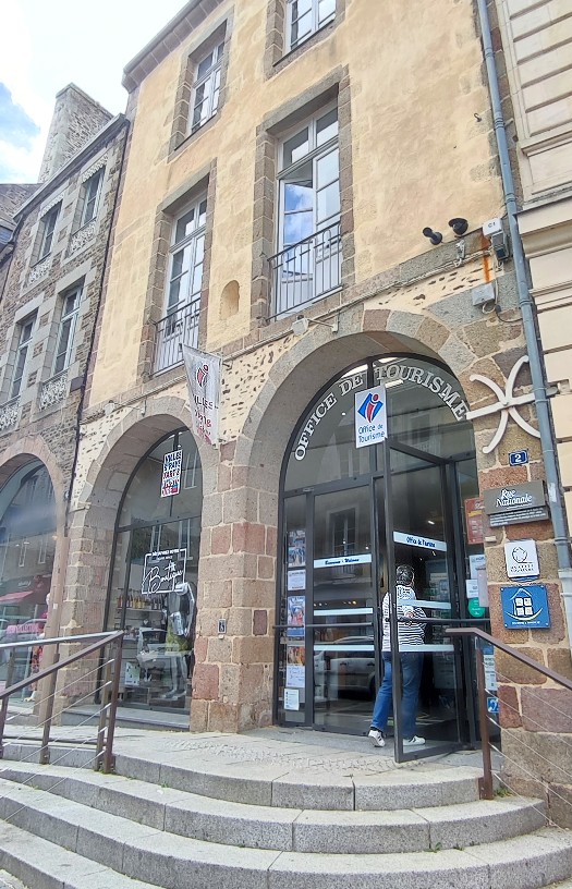 tourist office destination fougeres-facade 1