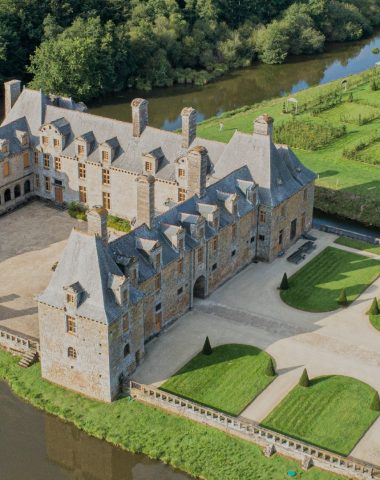 Château et jardins Le Rocher Portail